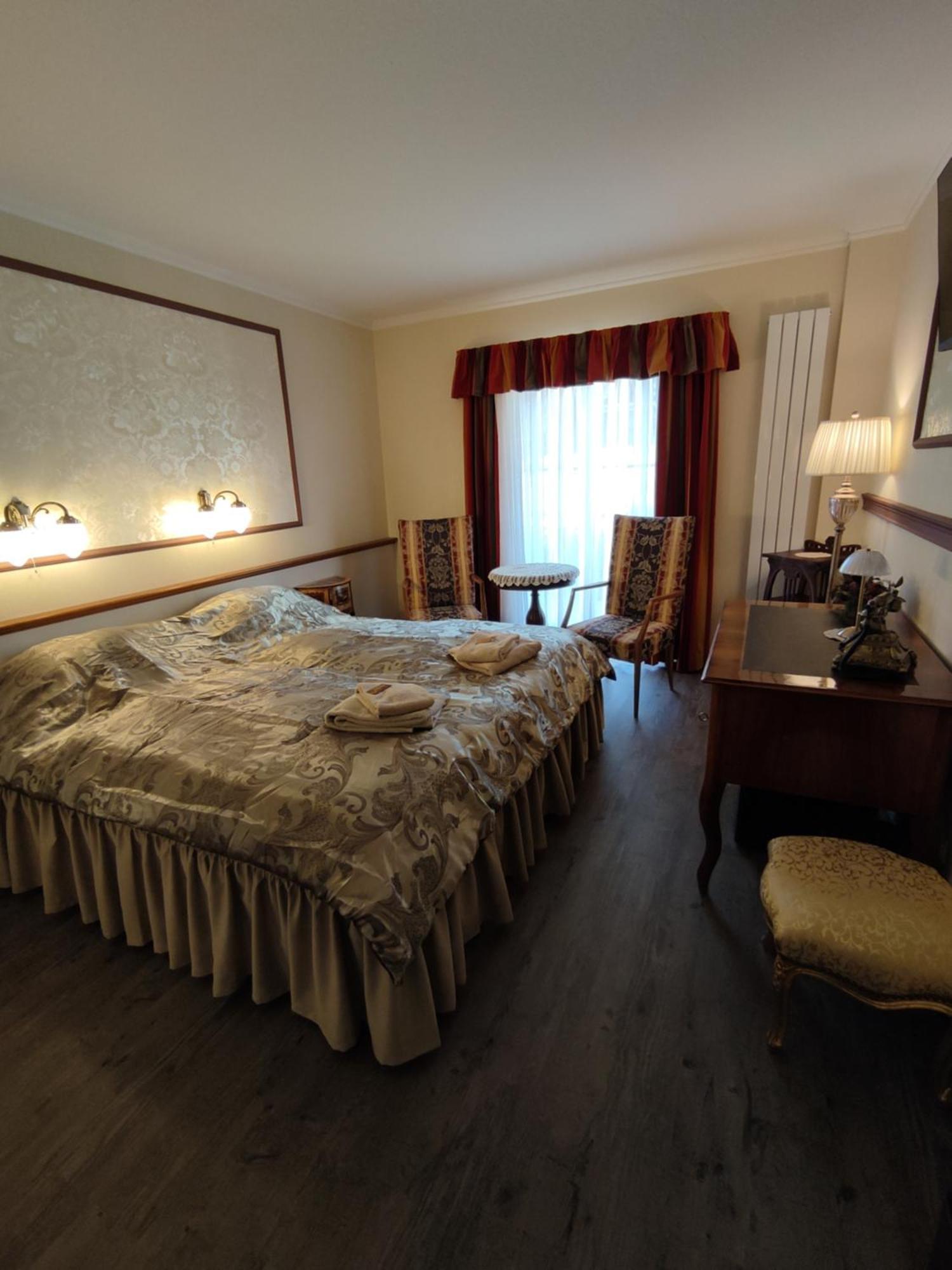 Pilgrims Inn Kreischa Extérieur photo